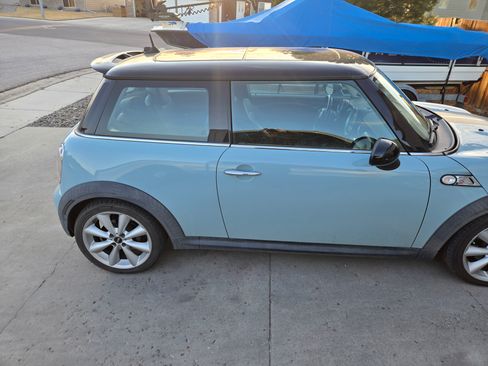 Used 2011 MINI Cooper S image 2