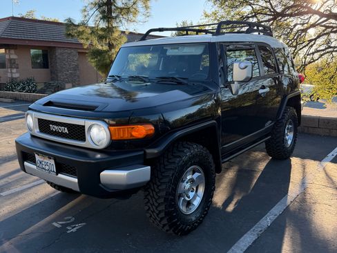 Used 2010 Toyota FJ Cruiser 4WD image 4