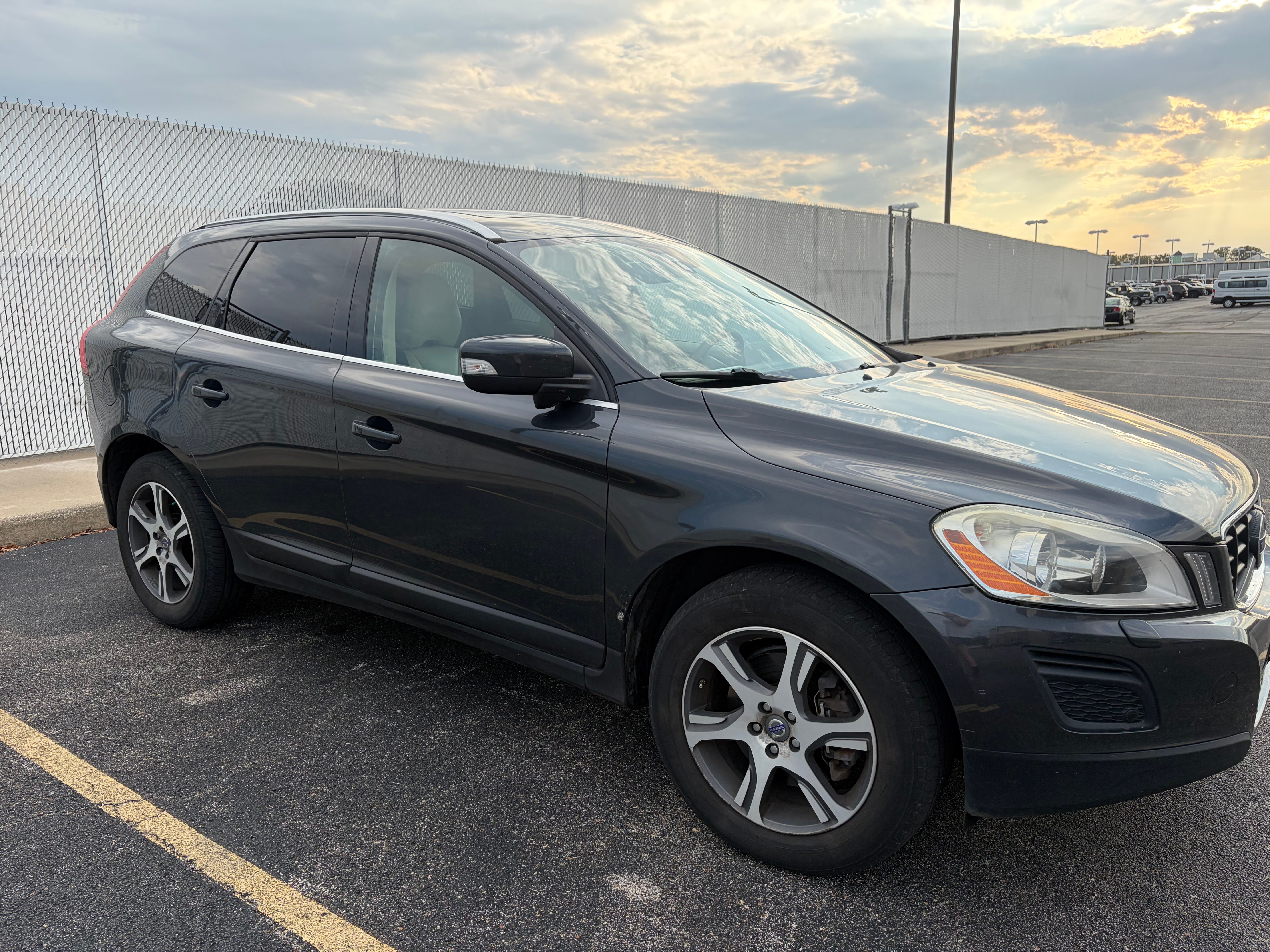 Used 2012 Volvo XC60 T6 AWD/4WD image 2