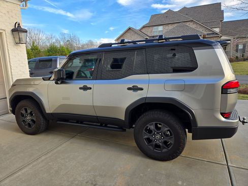 Used 2024 Lexus GX 550 image 4