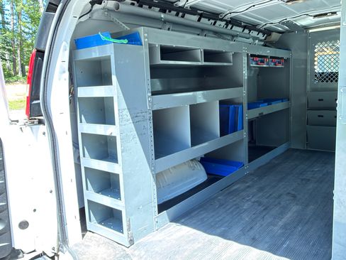 Used 2016 Chevrolet Express 2500 RWD image 8