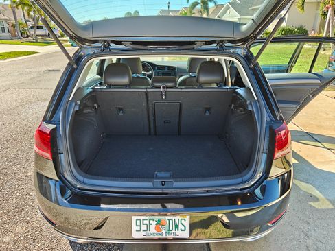 Used 2021 Volkswagen Golf 1.4T TSI Hatchback Sedan 4D image 17