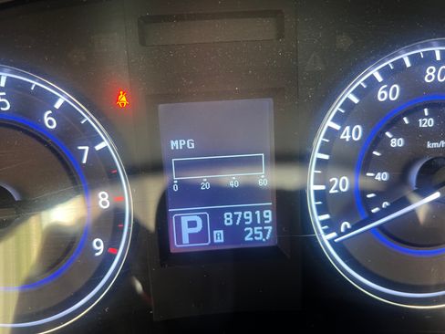 Used 2013 INFINITI G37 Journey w/ Premium Pkg image 11