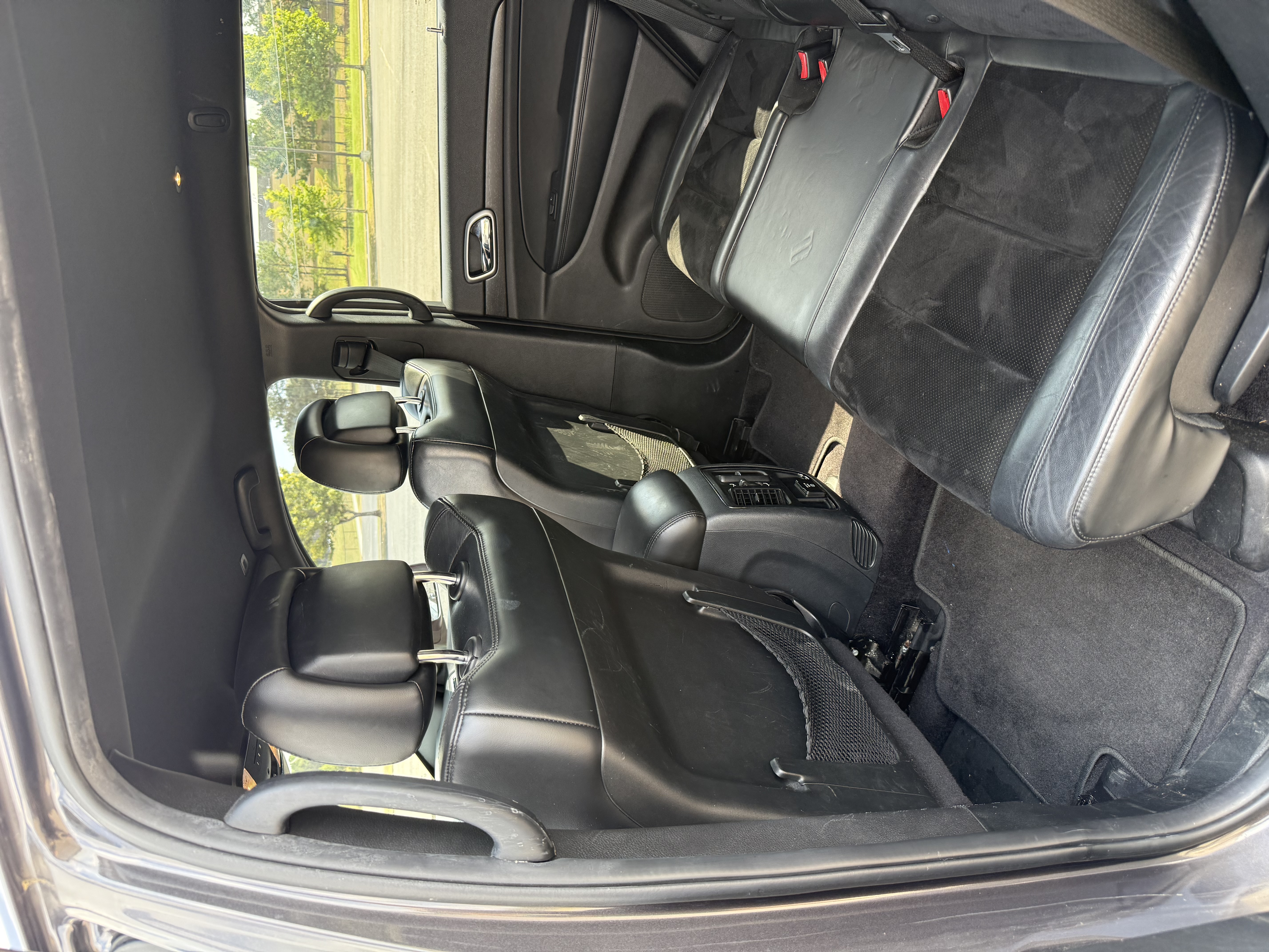 Used 2018 Jeep Grand Cherokee Altitude AWD/4WD image 9
