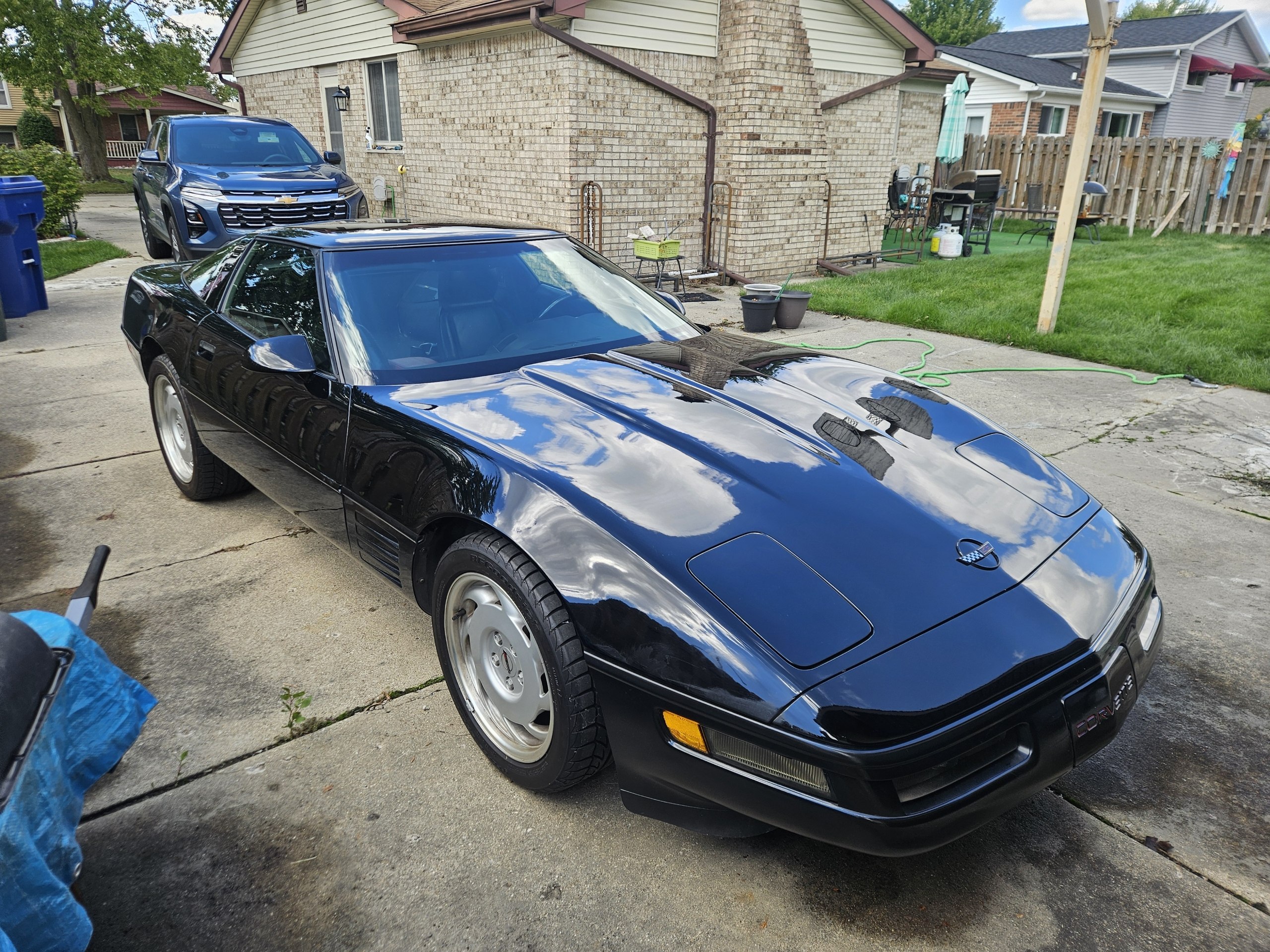 Used 1992 Chevrolet Corvette Coupe RWD image 2