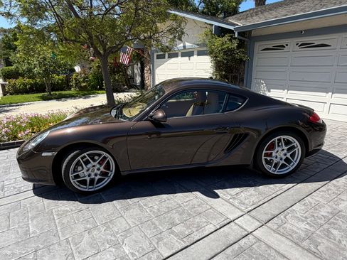 Used 2009 Porsche Cayman S RWD image 4