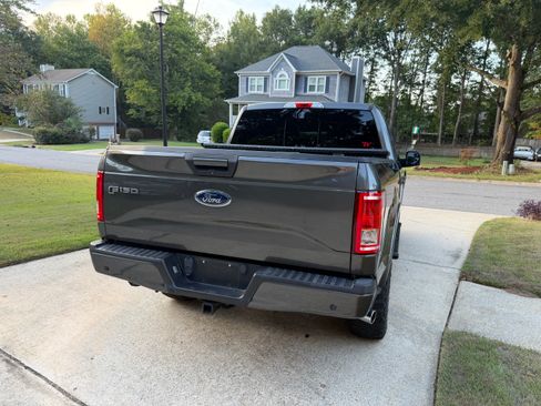 Used 2017 Ford F150 XLT w/ Equipment Group 302A Luxury AWD/4WD image 13