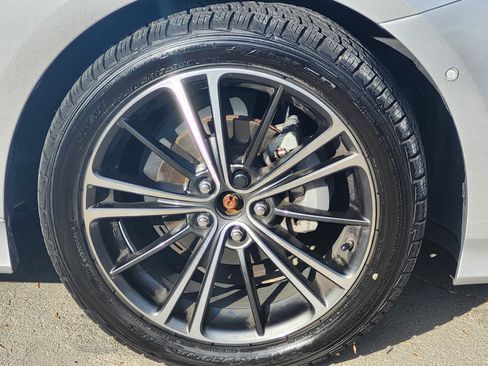 Used 2019 Toyota Prius Prime Advanced w/ Carpet Mat Package image 10