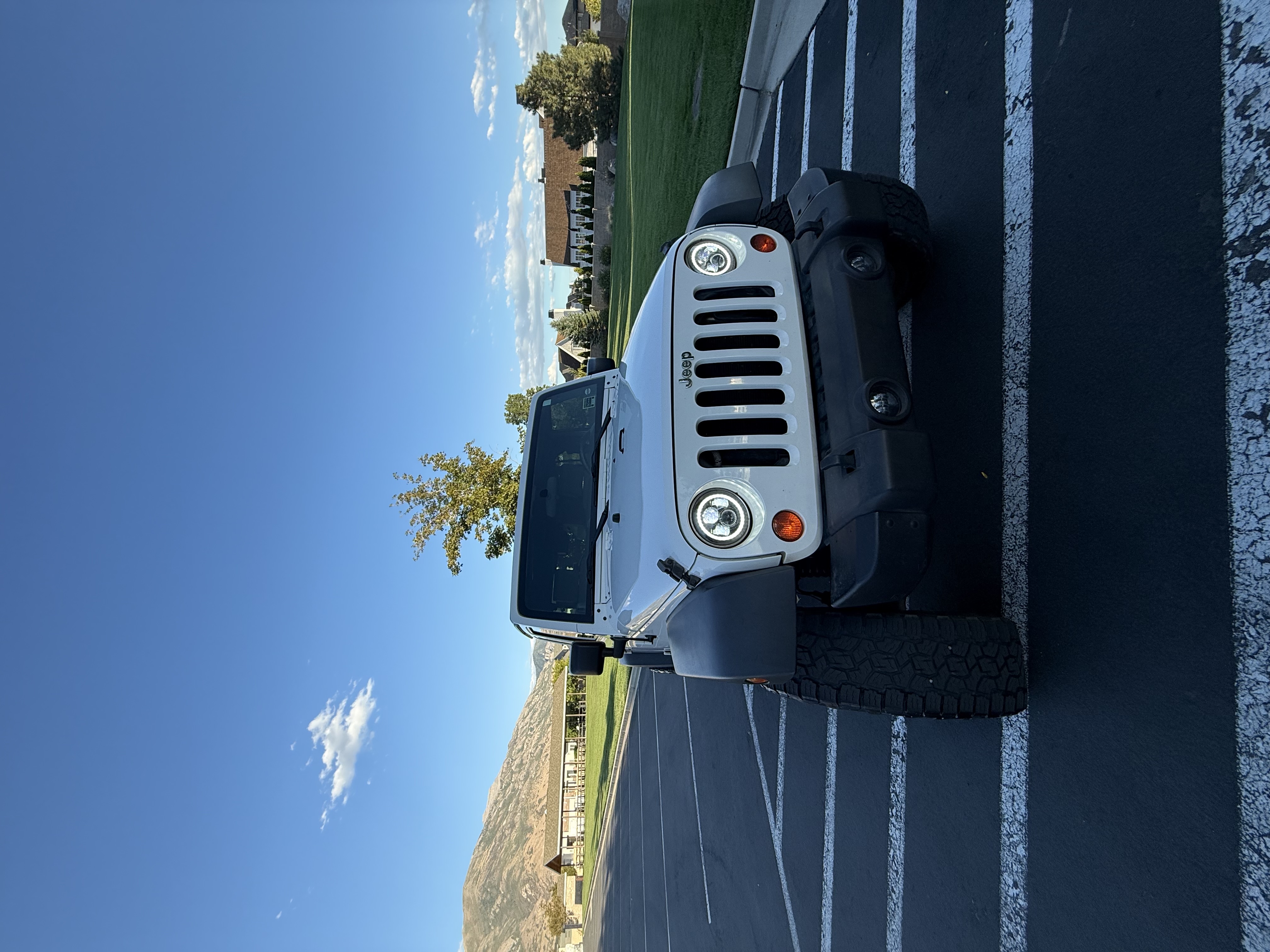 Used 2010 Jeep Wrangler Unlimited Sport AWD/4WD image 2