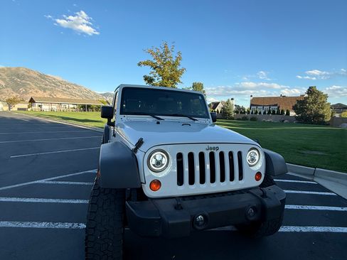 Used 2010 Jeep Wrangler Unlimited Sport AWD/4WD image 2