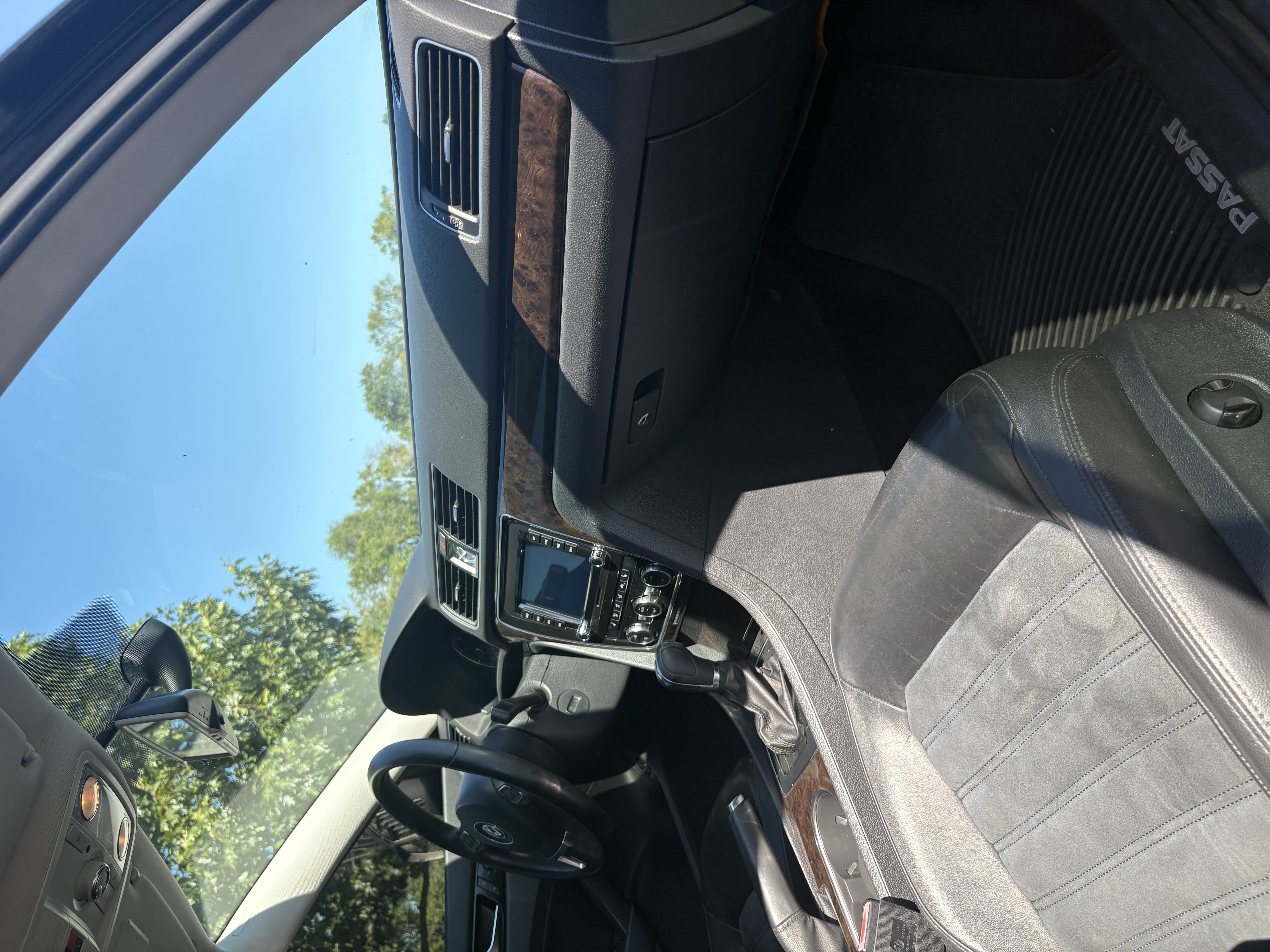 Used 2014 Volkswagen Passat TDI SEL Premium FWD image 12