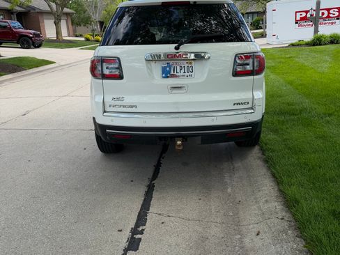 Used 2014 GMC Acadia SLE AWD/4WD image 5
