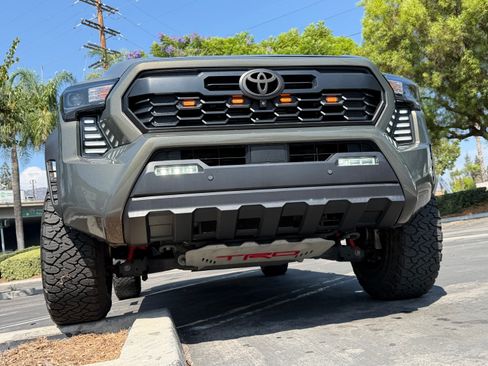 Used 2024 Toyota Tacoma TRD Off-Road w/ TRD Off Road Premium Package AWD/4WD image 12