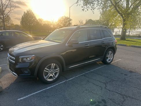 Used 2022 Mercedes-Benz GLB 250 4MATIC image 5