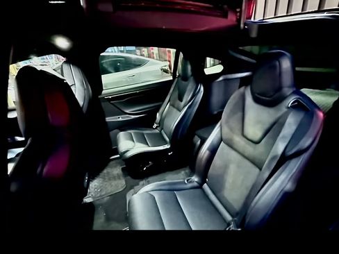 Used 2018 Tesla Model X 75D image 18