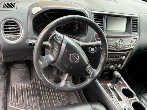 Used 2015 Nissan Pathfinder SL w/ Cargo Package image 8