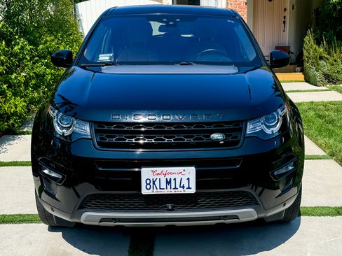 Used 2019 Land Rover Discovery Sport HSE Luxury image 2