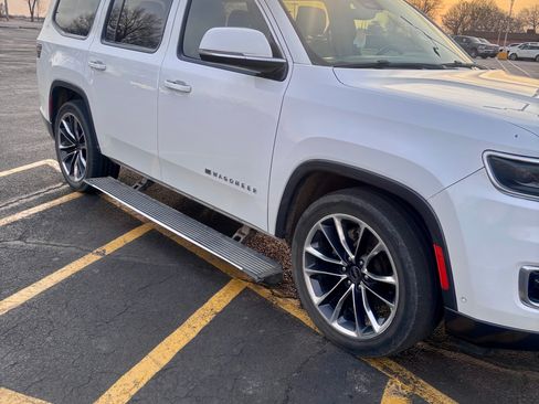 Used 2022 Jeep Wagoneer Series III w/ Premium Group I image 5