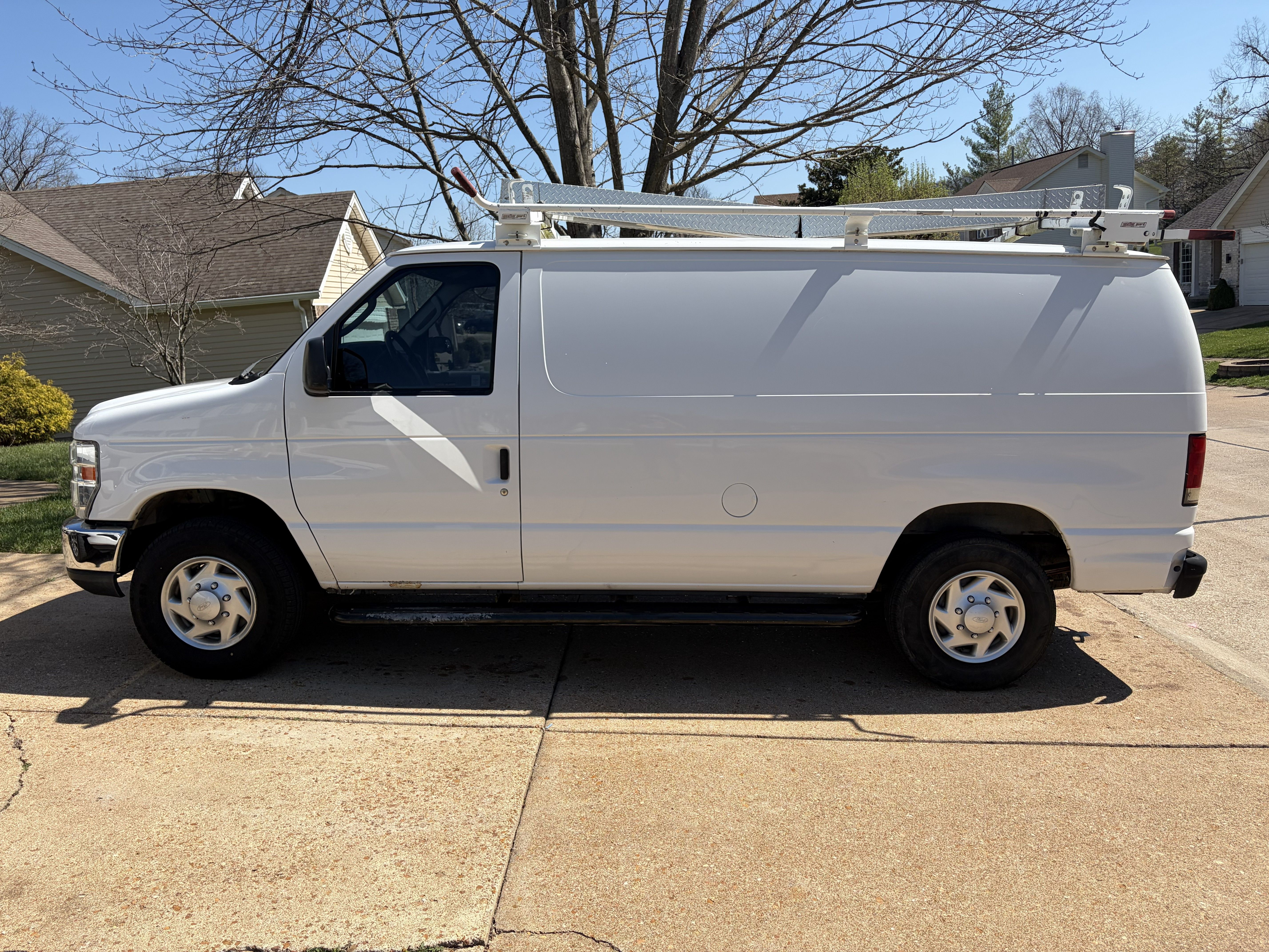 Used 2014 Ford E-250 and Econoline 250 w/ Power Group RWD image 1