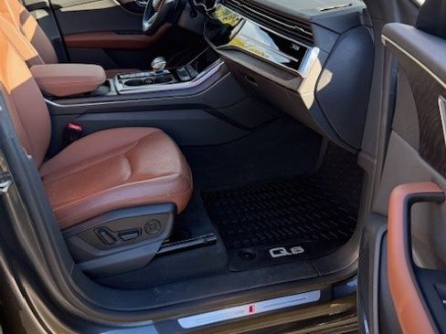 Used 2021 Audi Q8 Premium Plus w/ Premium Plus Package image 14