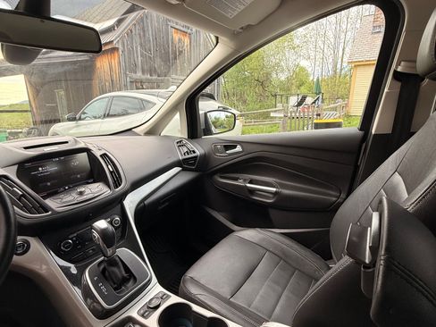 Used 2013 Ford C-MAX SEL FWD image 17