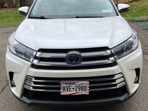 Used 2019 Toyota Highlander Limited Platinum image 6