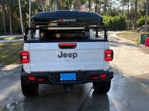 Used 2021 Jeep Gladiator Rubicon image 5