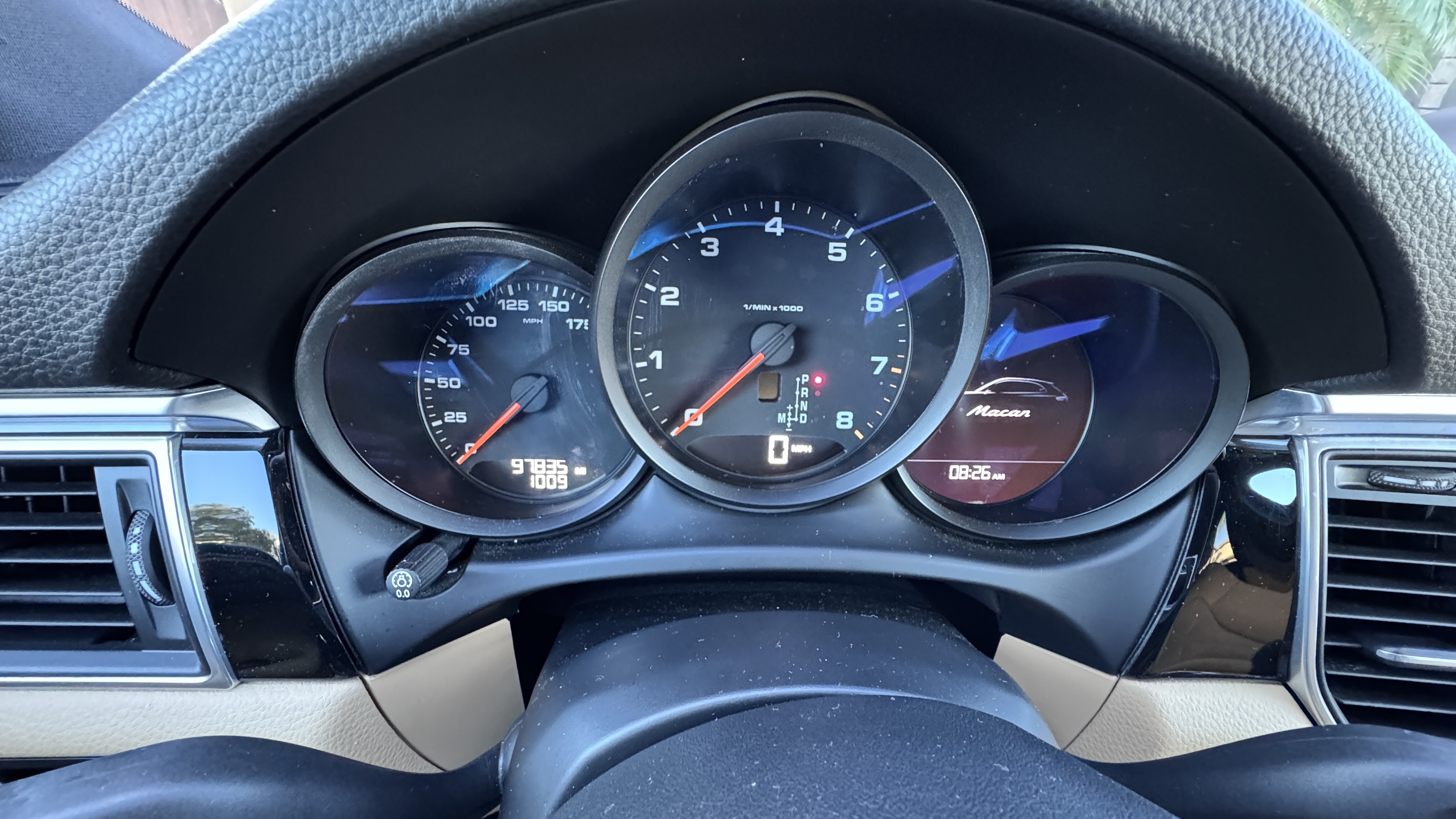 Used 2018 Porsche Macan Sport Edition AWD/4WD image 29