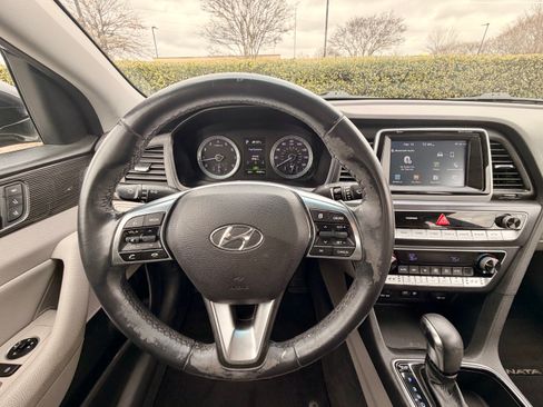Used 2018 Hyundai Sonata Limited image 11