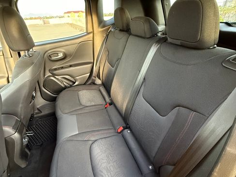 Used 2023 Jeep Renegade Trailhawk image 8