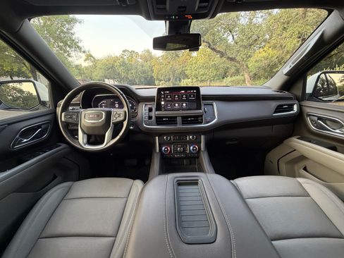 Used 2022 GMC Yukon XL SLT w/ SLT Premium Package RWD image 13