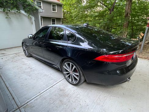 Used 2016 Jaguar XF S image 6