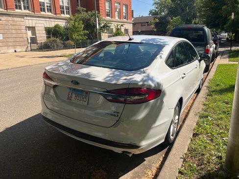 Used 2018 Ford Fusion SE image 10
