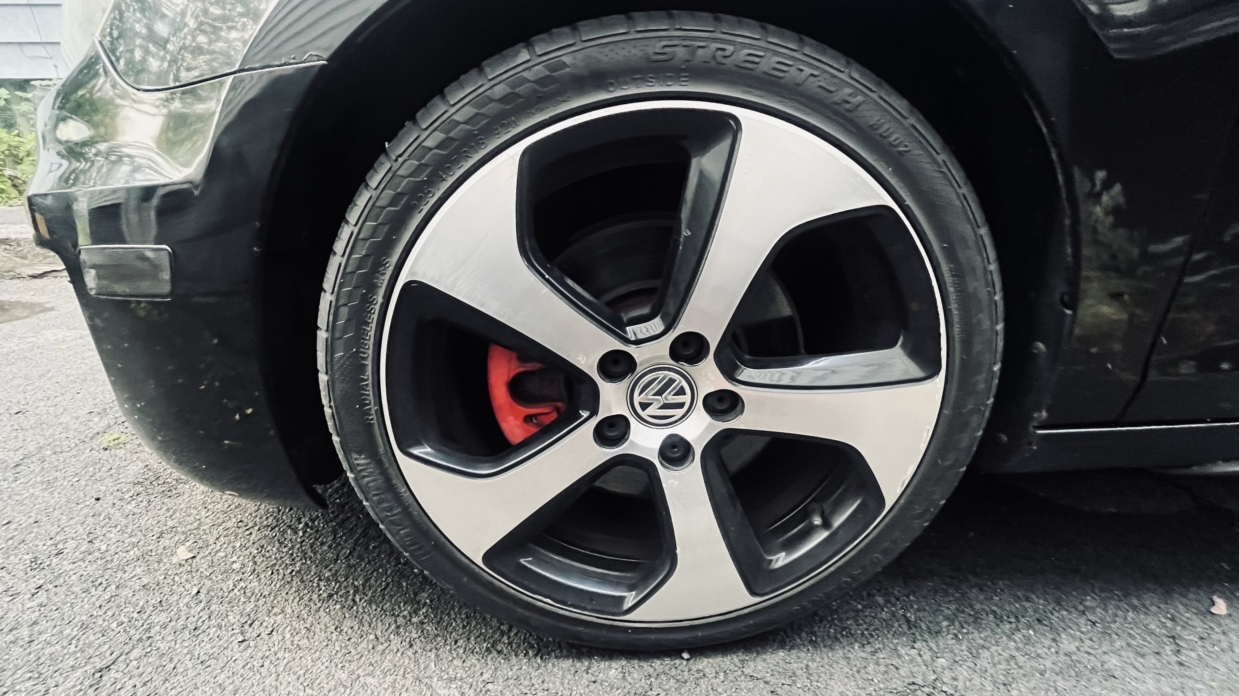 Used 2012 Volkswagen GTI Autobahn FWD image 9
