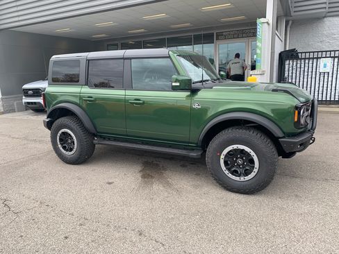 Used 2022 Ford Bronco Outer Banks w/ Sasquatch Package image 13