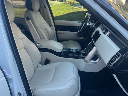 Used 2020 Land Rover Range Rover Long Wheelbase HSE image 12