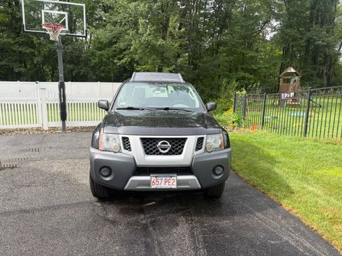 Used 2012 Nissan Xterra X AWD/4WD image 2