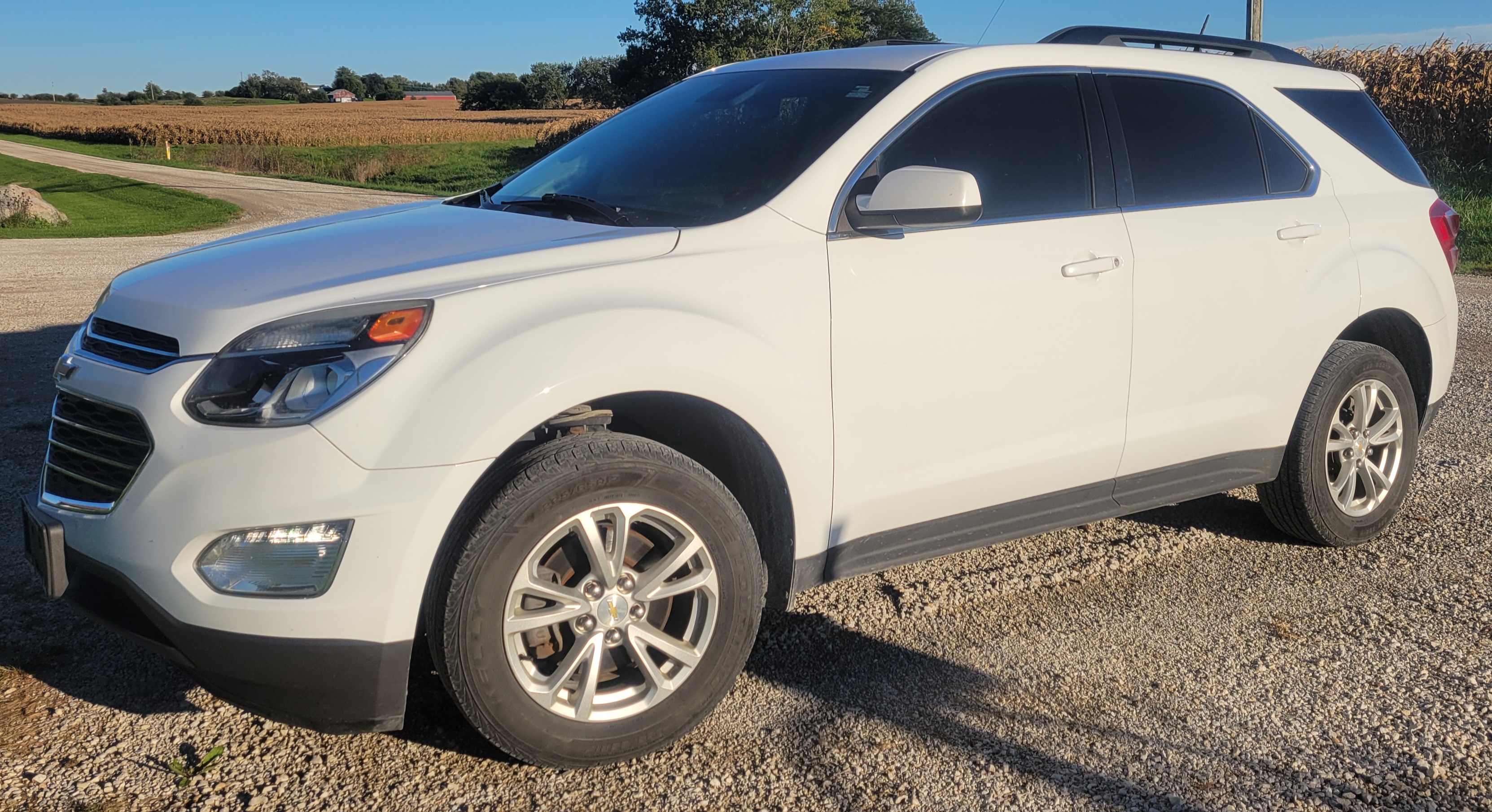Used 2017 Chevrolet Equinox LT w/ Convenience Package FWD image 1