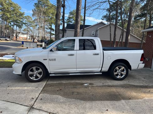 Used 2013 RAM 1500 Express image 10