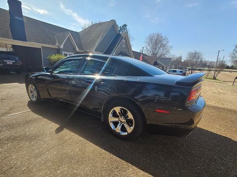 Used 2013 Dodge Charger SXT Plus image 4