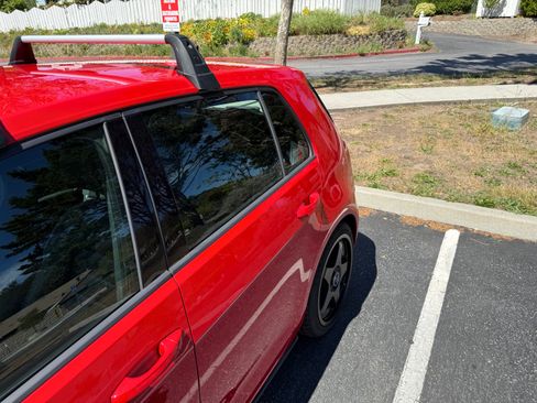 Used 2018 Volkswagen Golf 4-Door image 15