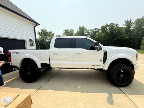 Used 2024 Ford F250 Lariat w/ Lariat Ultimate Package AWD/4WD image 2