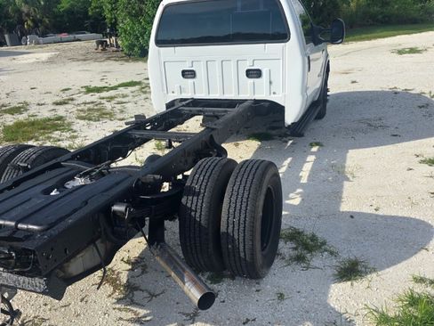 Used 2006 Ford F350 2WD Regular Cab DRW Super Duty image 13
