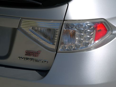 Used 2010 Subaru Impreza WRX STI image 16