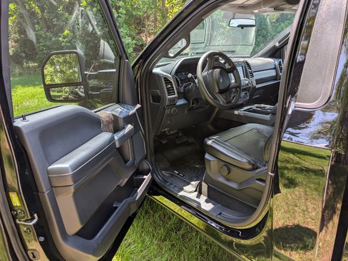Used 2017 Ford F250 XLT w/ XLT Value Package AWD/4WD image 16