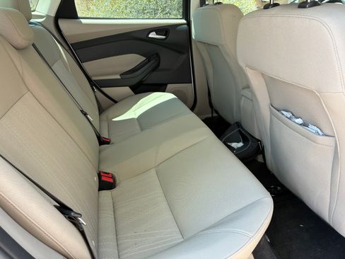 Used 2018 Ford Focus SE FWD image 8