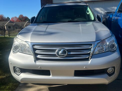 Used 2013 Lexus GX 460 image 1