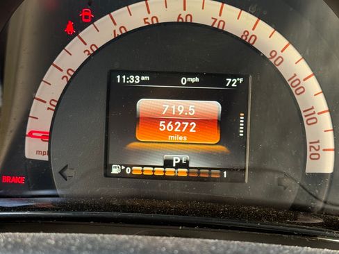 Used 2016 smart fortwo passion image 4