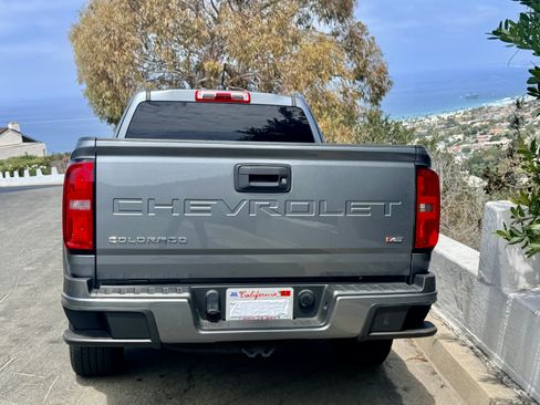 Used 2022 Chevrolet Colorado W/T w/ Custom Special Edition RWD image 4