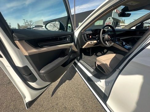 Used 2025 Porsche Panamera 4 image 10